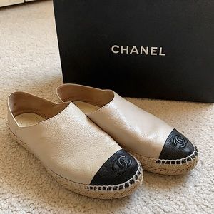 🌺SALE🌺CHANEL leather color block cap toe espadrilles 2017
